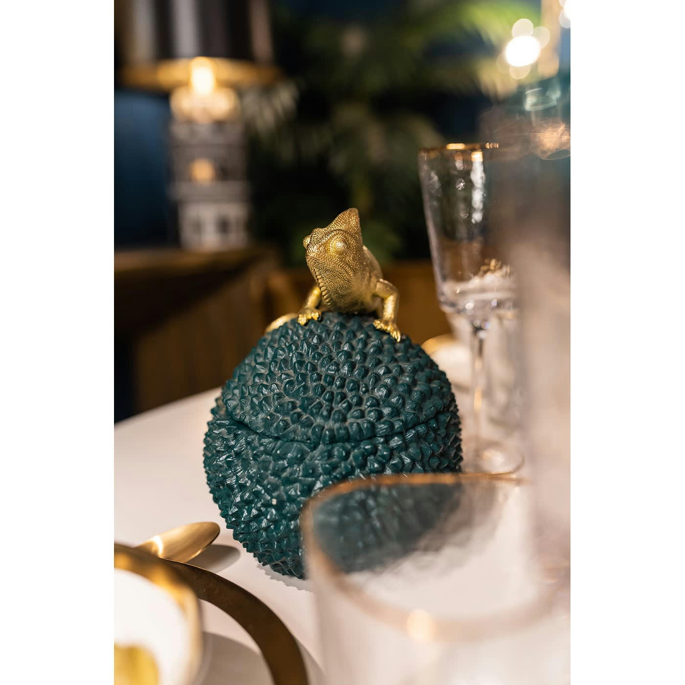 CAMELEON - Boîte verte caméléon doré en polyrésine H20