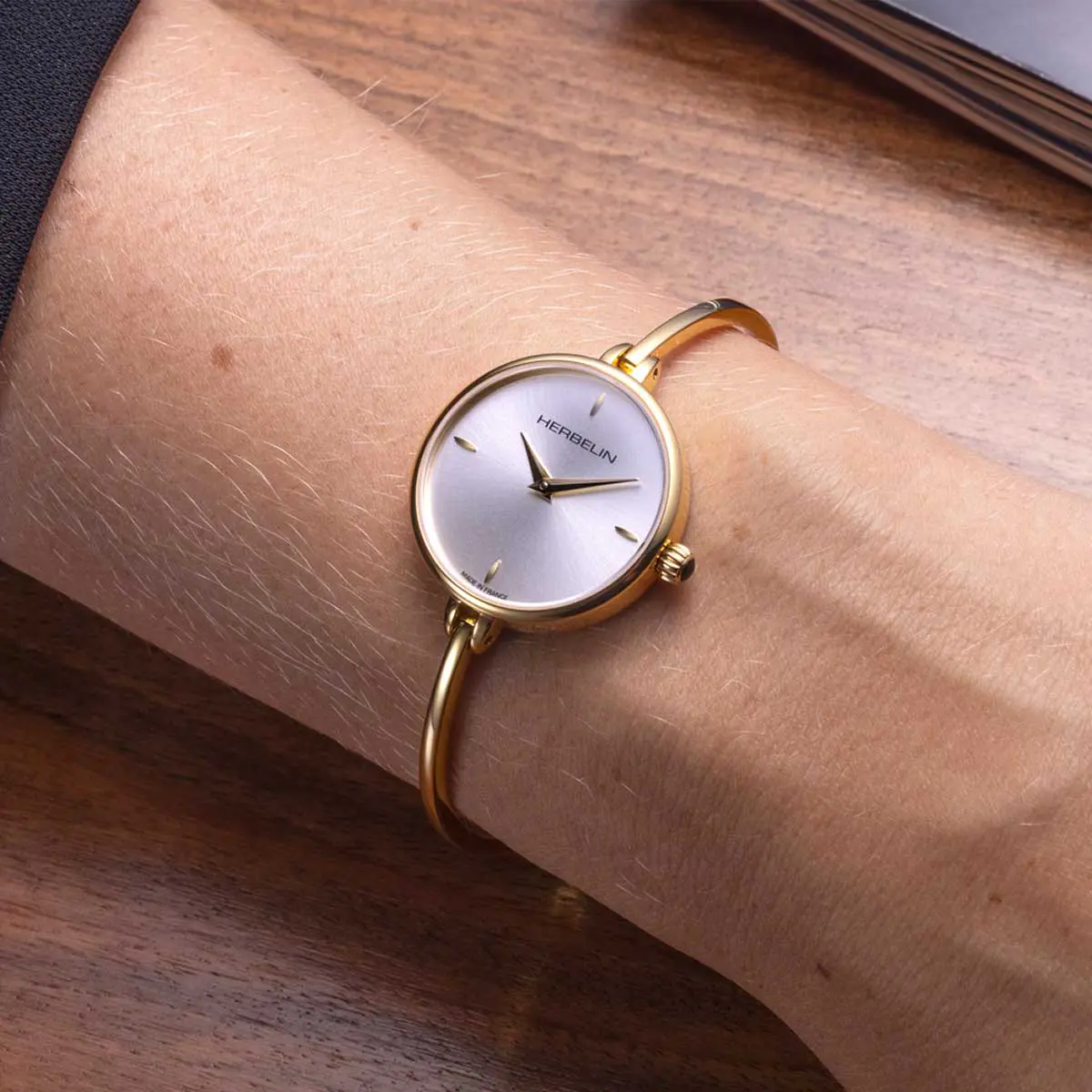 FIL – QUARTZ RONDE – DORÉ & BLANC