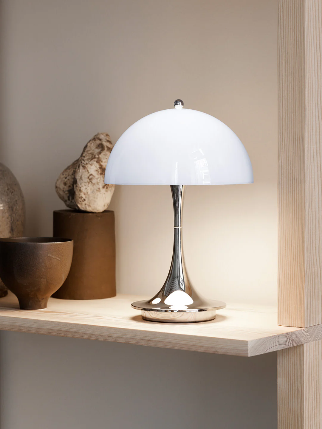 Mobile dimmbare LED-Tischlampe Panthella 160, Design Verner Panton