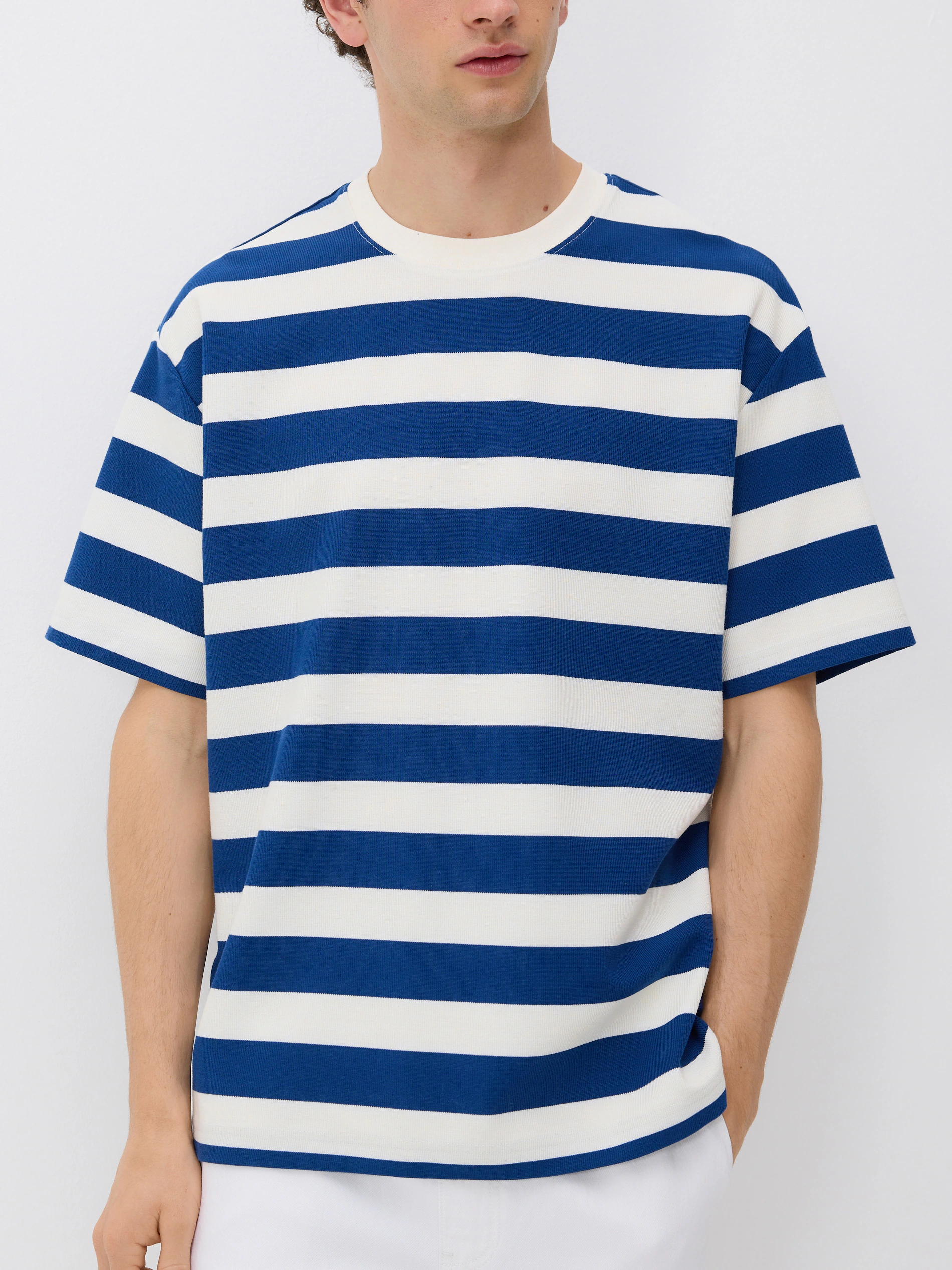 T-shirt boxy w paski