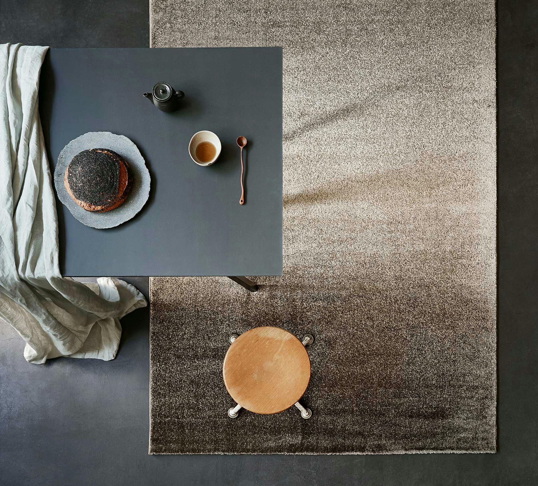 RAFFAEL - Tapis à poils courts doux dégradé brun beige chiné 80x150