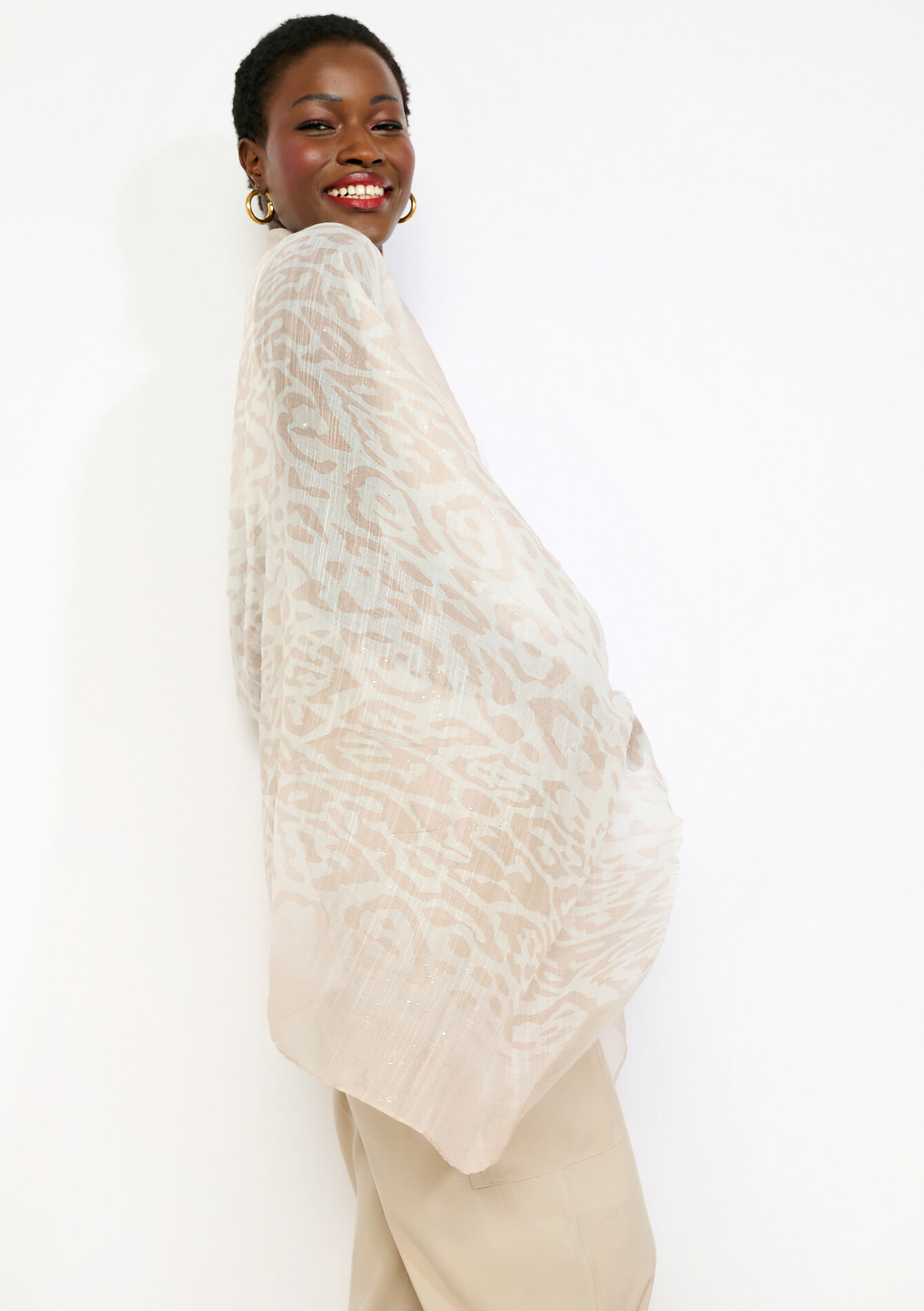 Transparante sjaal met luipaardprint