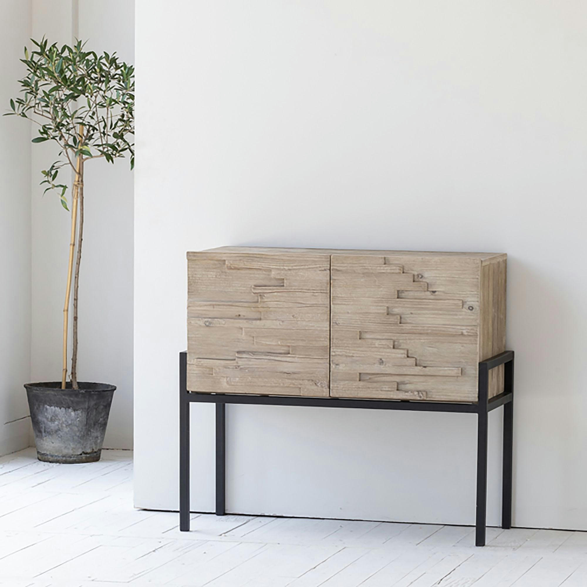 KRISTEN - Buffet 2 portes en pin recyclé et pieds en métal noir