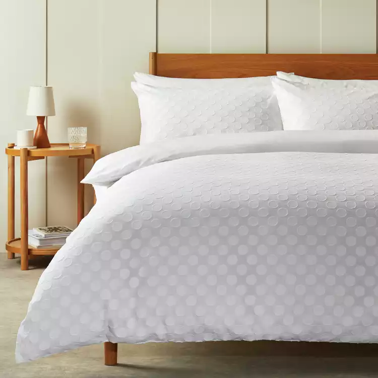 Habitat Cotton Clipped Dot White Bedding Set - Double