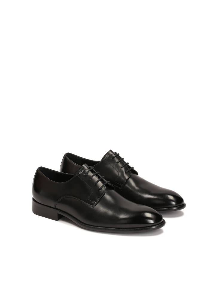 Black formal shoes