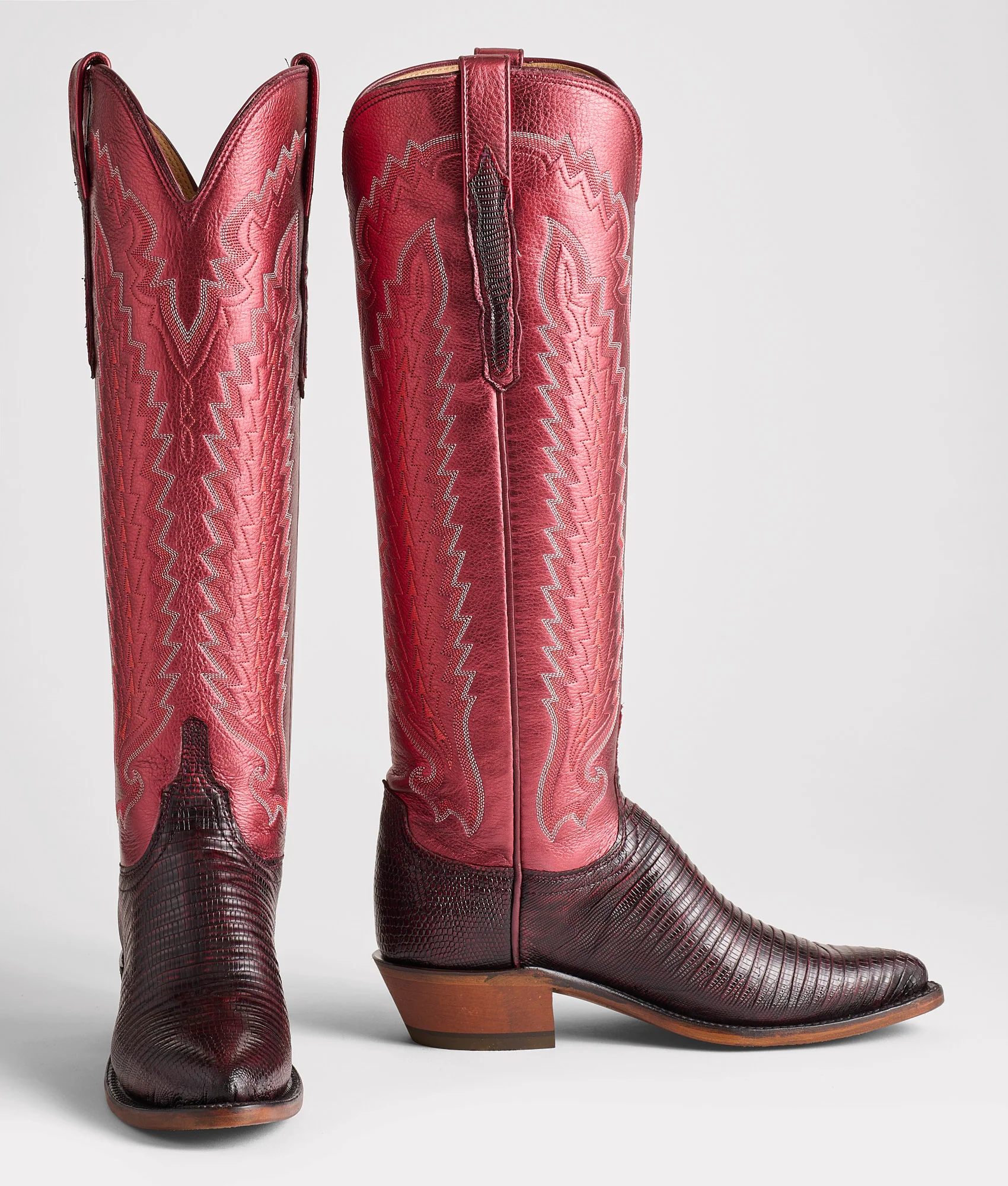 Priscilla Exotic - Black Cherry