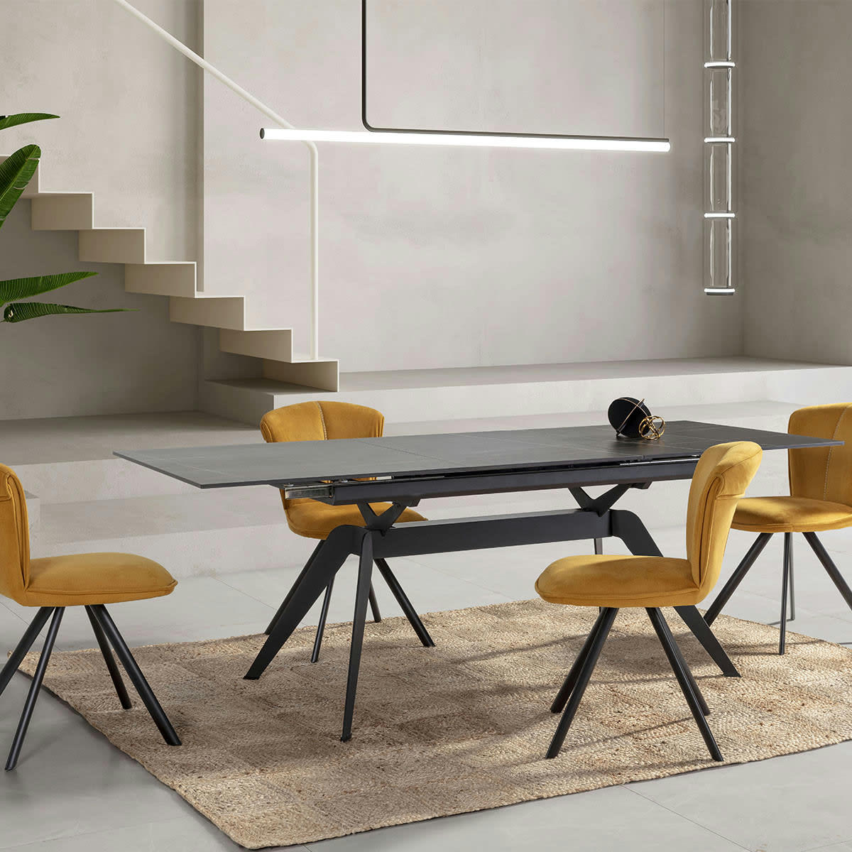 LALLY - Table à manger rectangulaire extensible céramique noir/doré 160/220cm