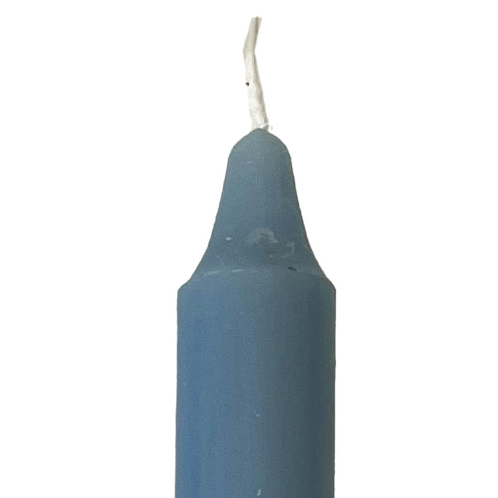 - Bougie teintée dans la masse bleu clair