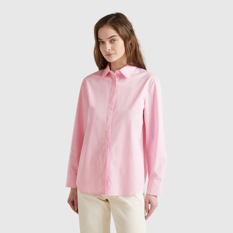 Shirt with vertical stripes