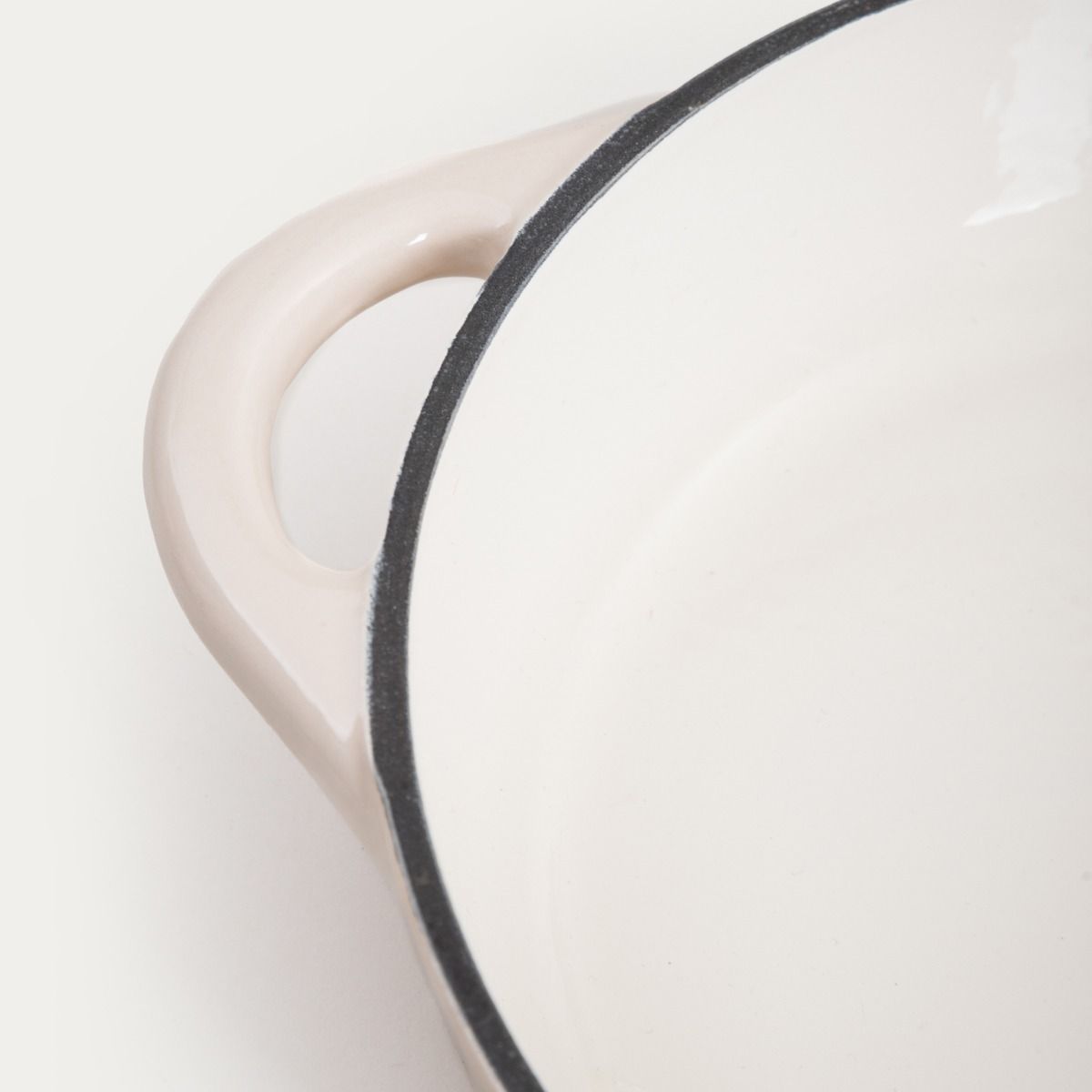 Garnek żeliwny ANDREAS beżowy płaski, 28 cm 2,5 l