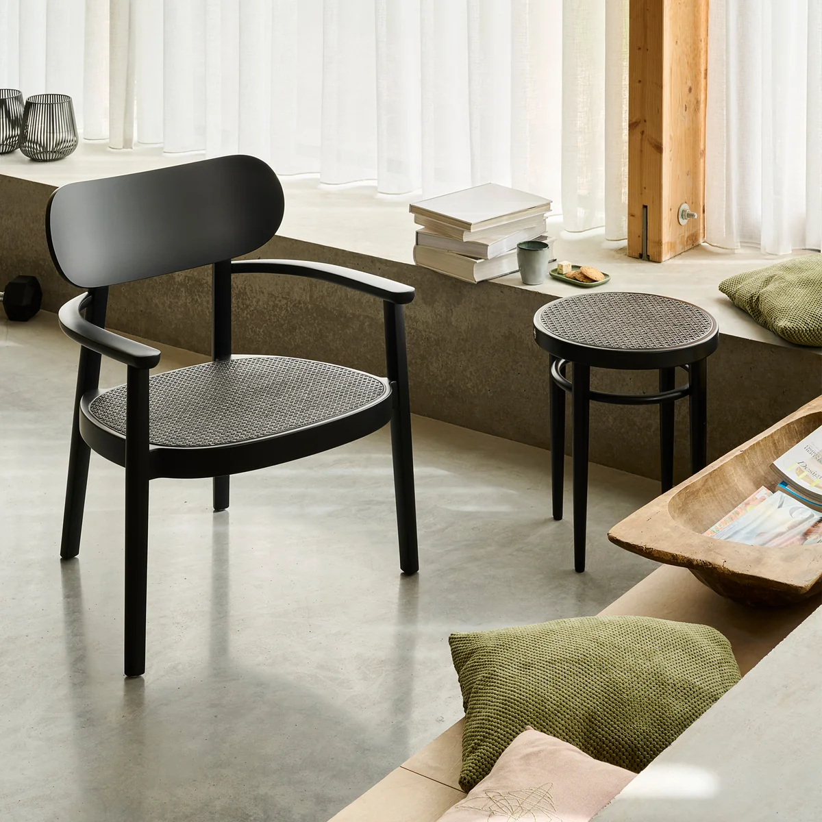 Thonet - 214 RH Hocker