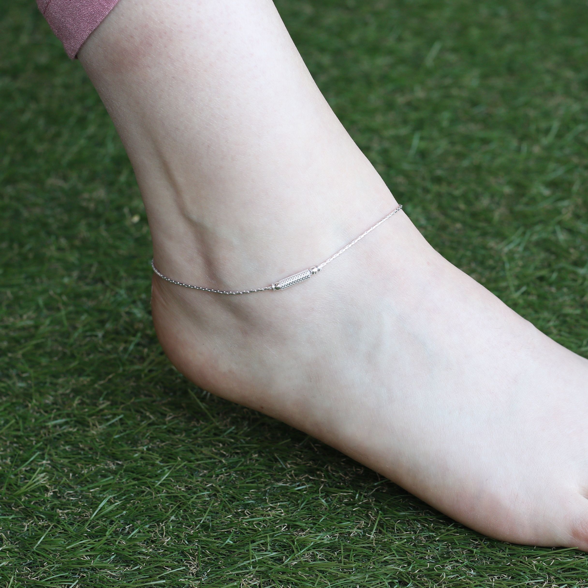 The Colourful Aura Pure Silver Slim Minimalistic Indie Boho Silver Indian Payal Anklet