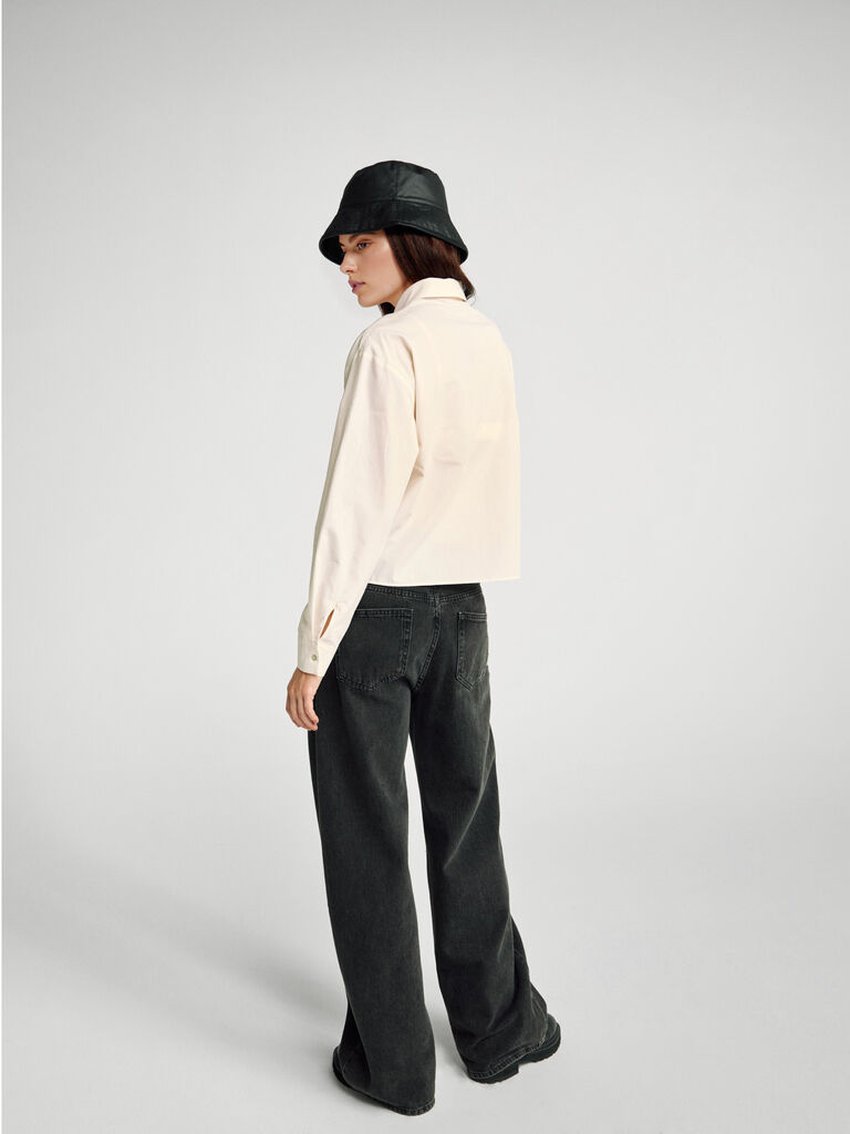 Shirt with floral embroidery