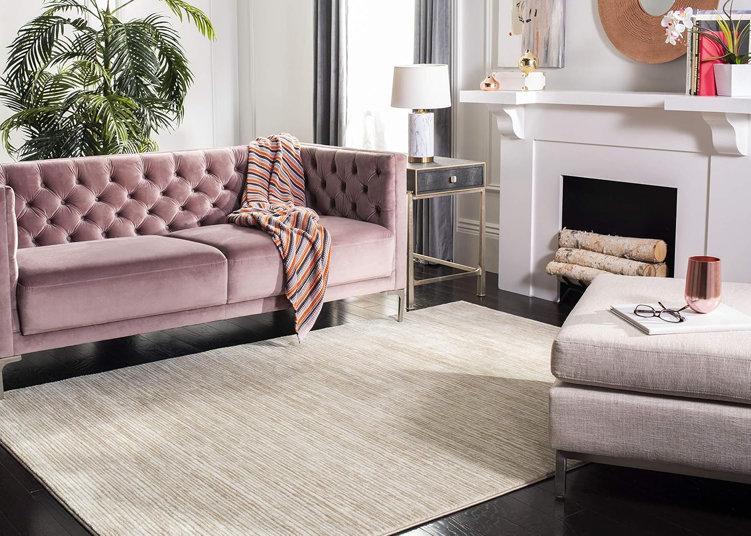 SAFAVIEH Vision Collection Area Rug - 9' x 12', Creme, Modern Ombre Tonal Chic Design, Non-Shedding & Easy Care, Ideal for High Traffic Areas in Living Room, Bedroom (VSN606F)