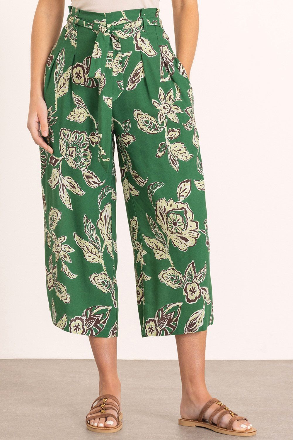 Klass. Botanical Printed Wide Leg Cropped Trousers