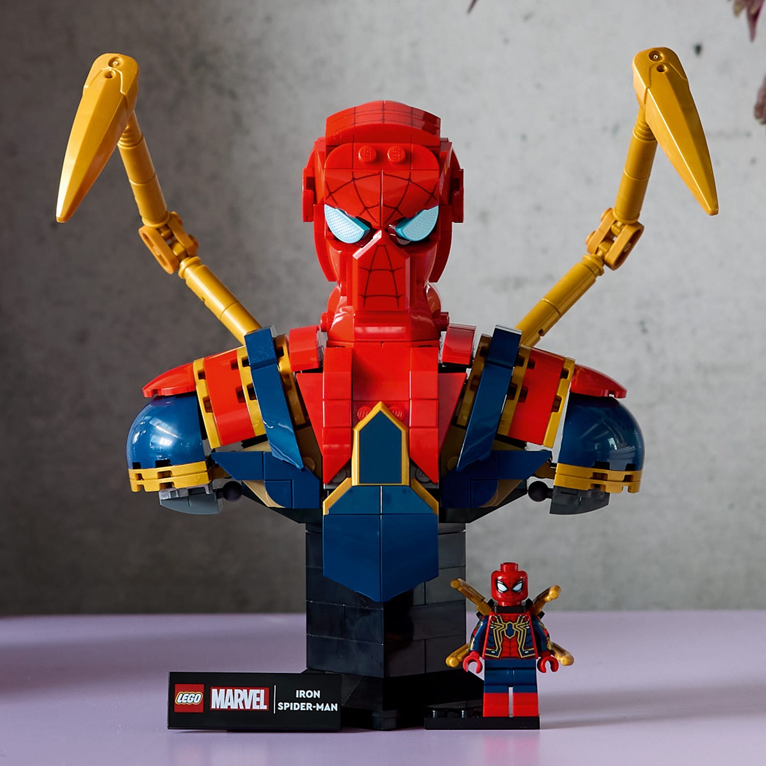 Busto Iron SpiderMan Lego Marvel