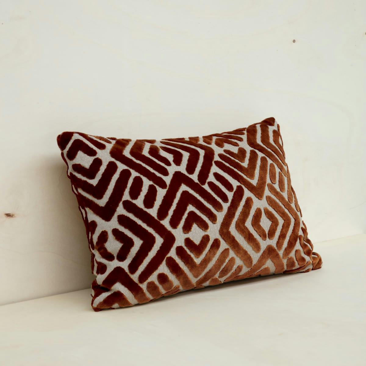 MAINTENANT - Coussin en velours jacquard bronze et gris 40x65