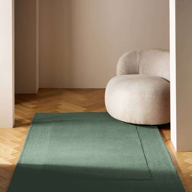 Habitat Simple Border Green Wool Cut Pile Rug - 120x170cm