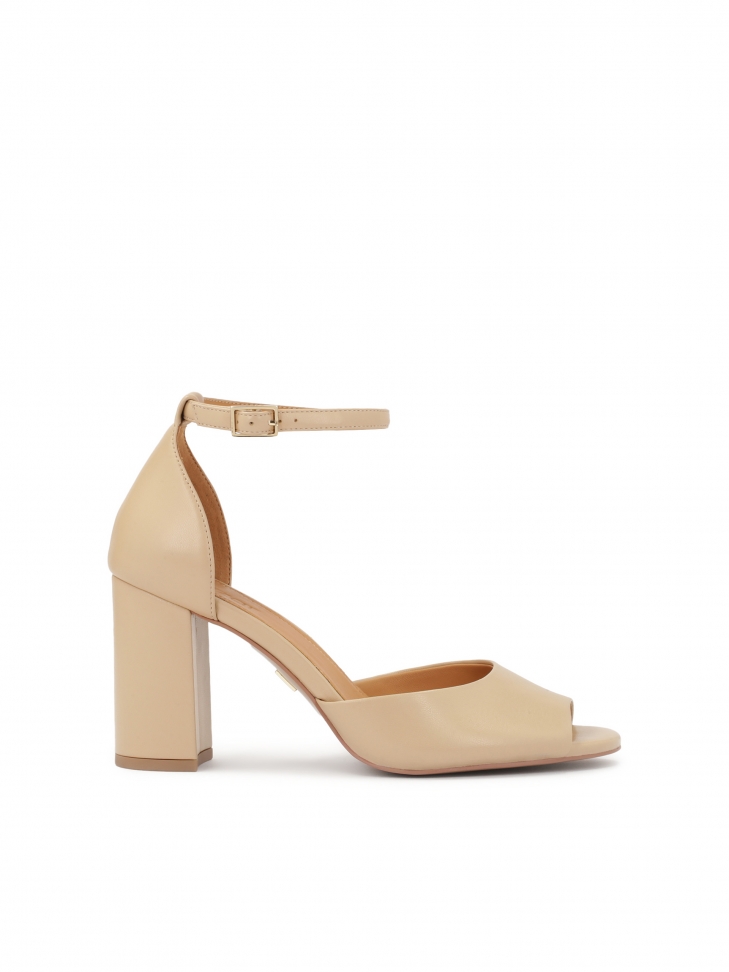 Beige sandals with full heel