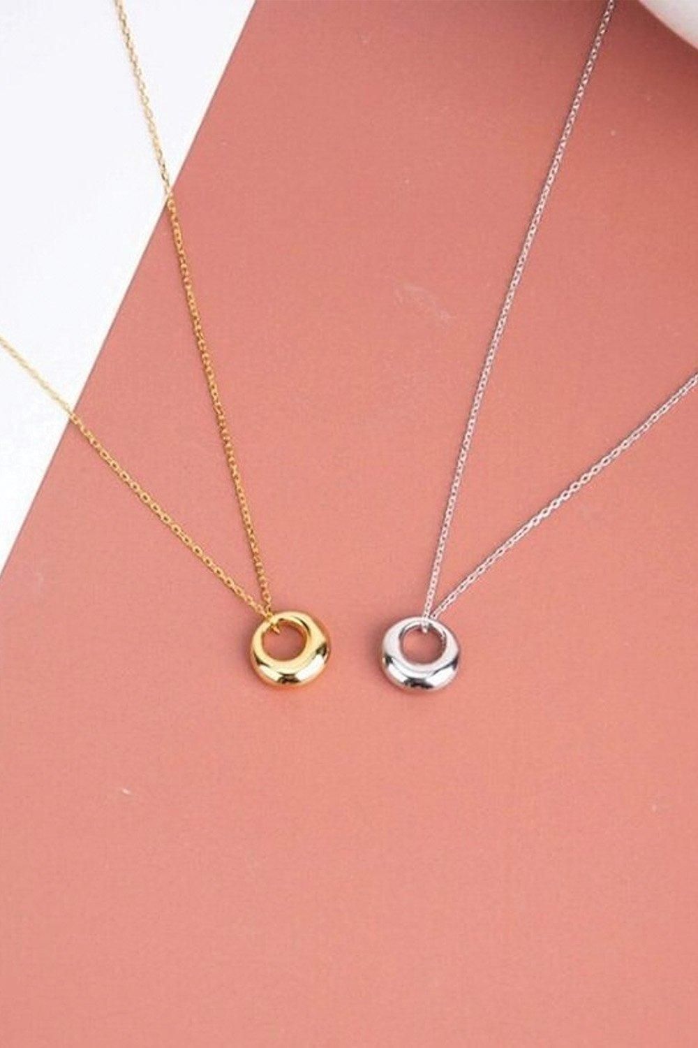 Elk & Bloom Sterling Silver Dainty Circle Necklace