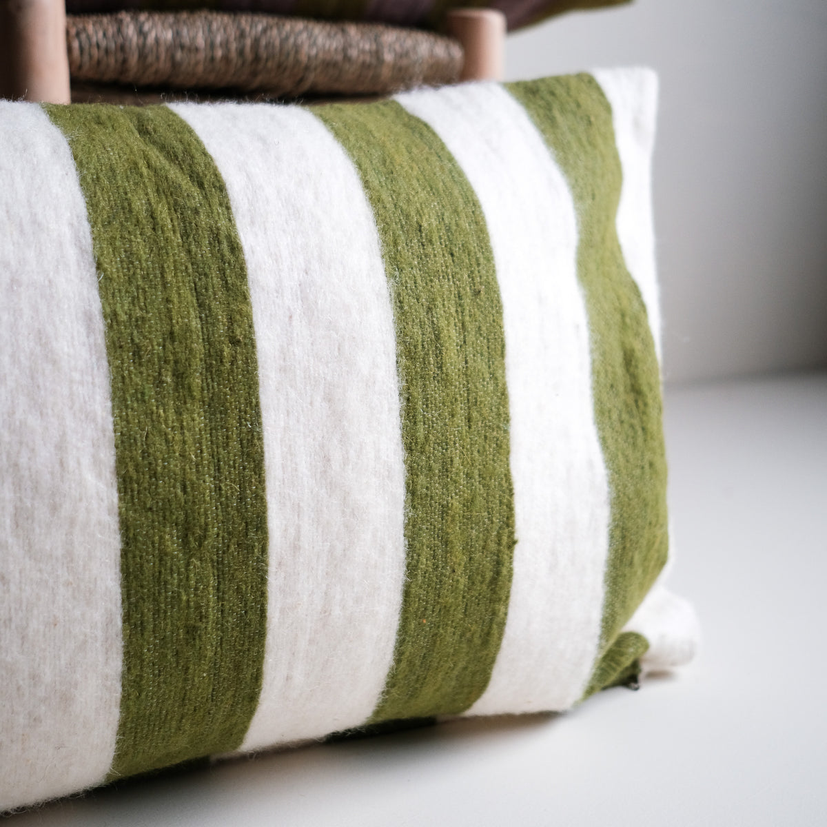 Household Hardware - kussen - Olijf - Brede streep