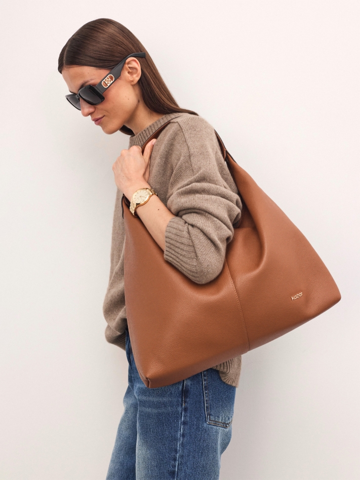 Light brown capacious shoulder bag