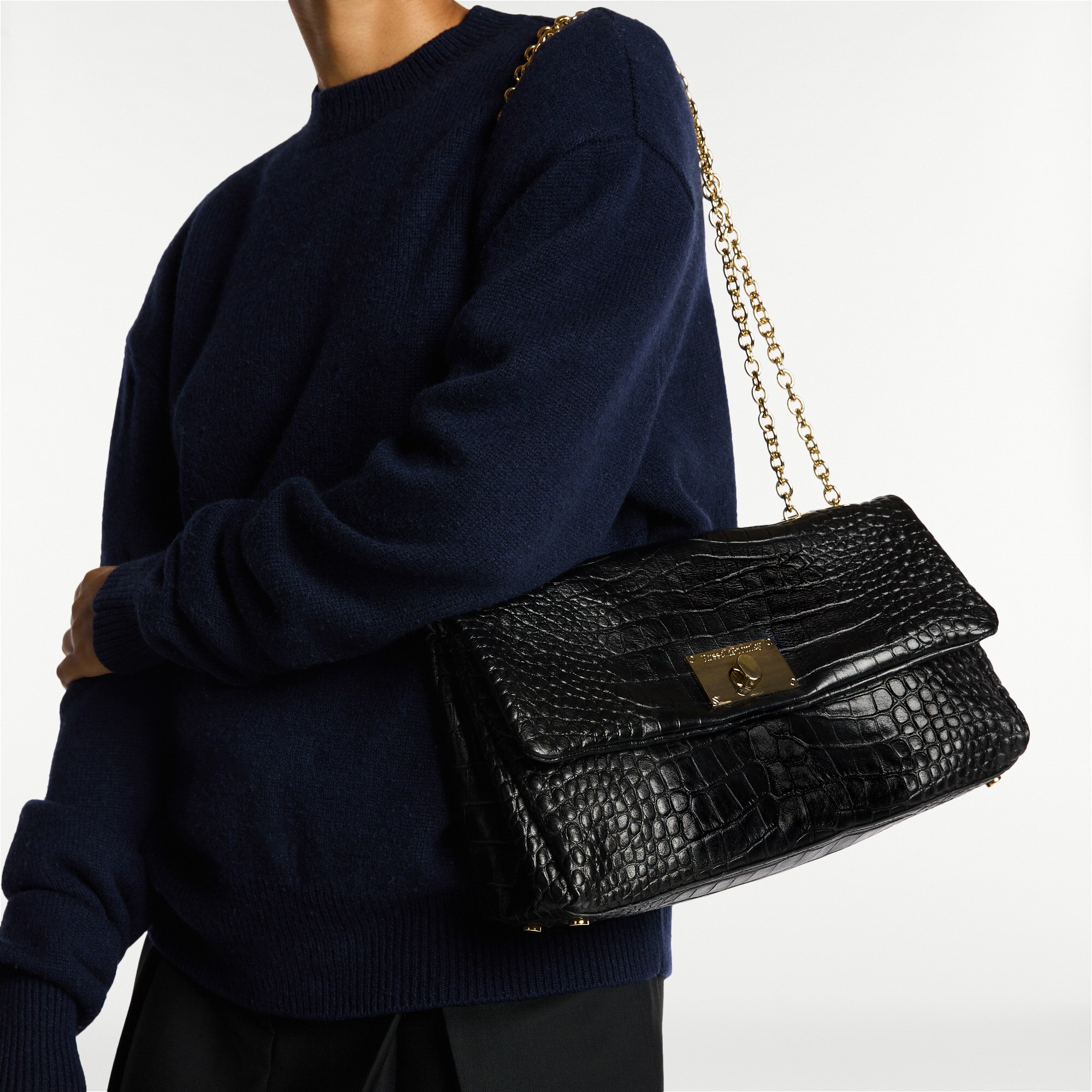 Sensor<br>Chain Shoulder Bag