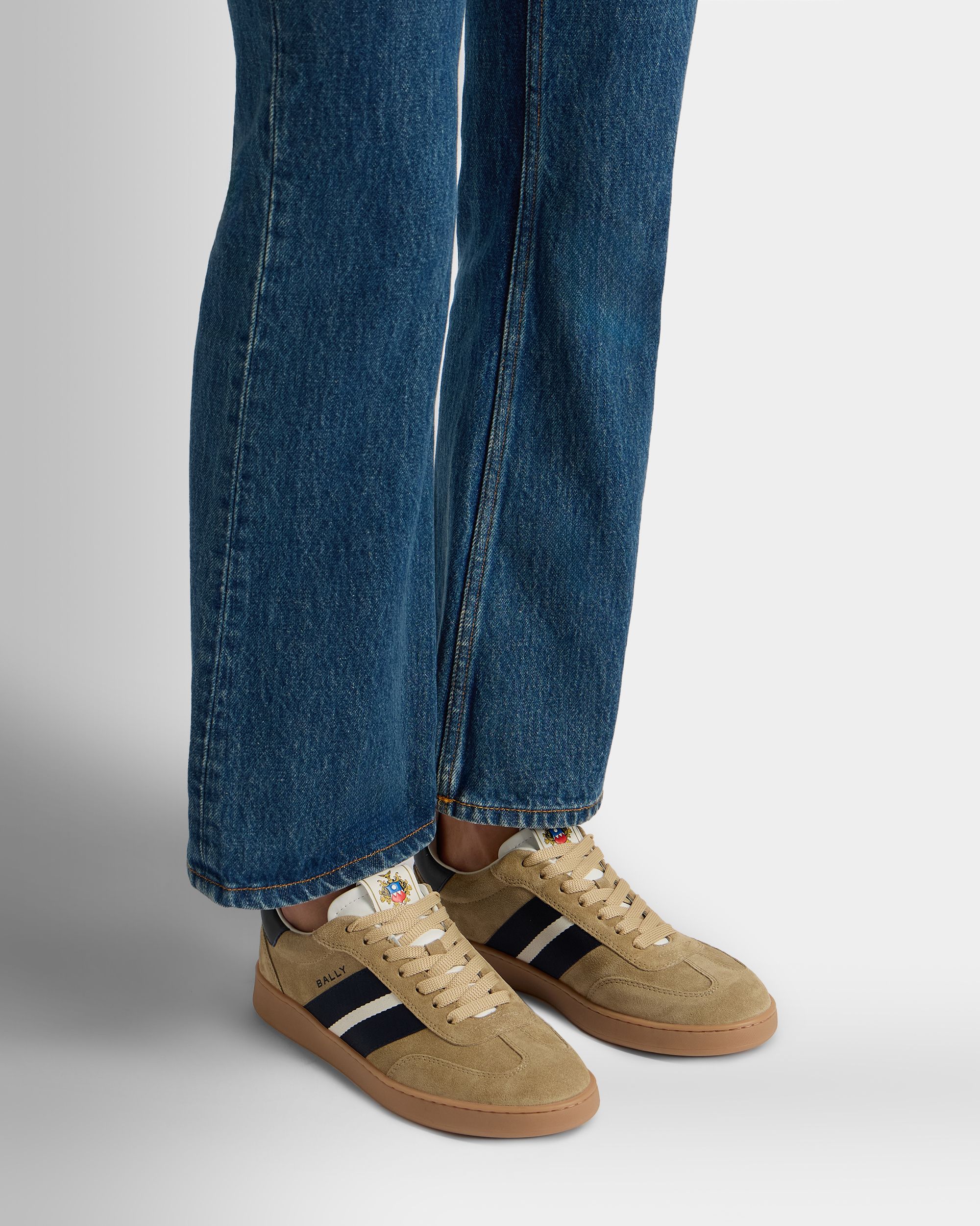 Retro Crest Sneaker Aus Braunem Veloursleder