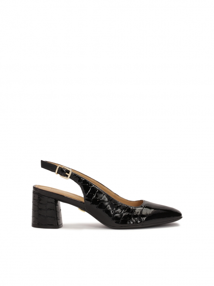 Semi-open pumps in embossed patent leather
