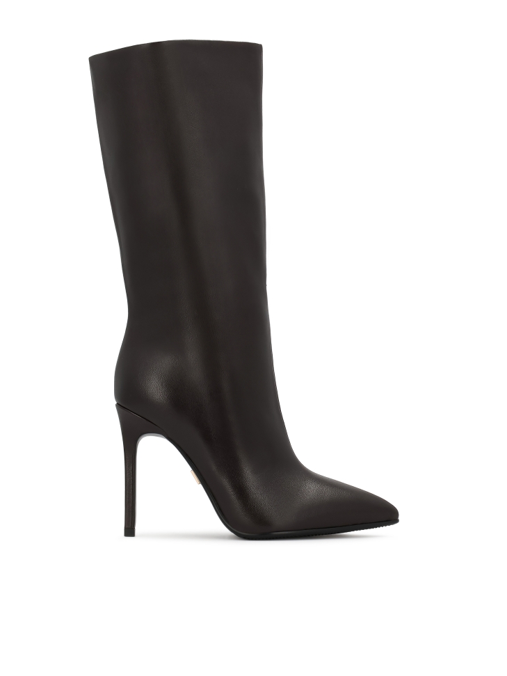 Elegant brown soft leather boots