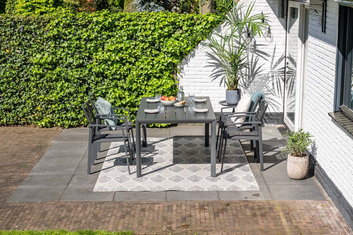 4-persoons tuinset - 4 Cosmo stoelen -Gosford tafel-Garden Impressions