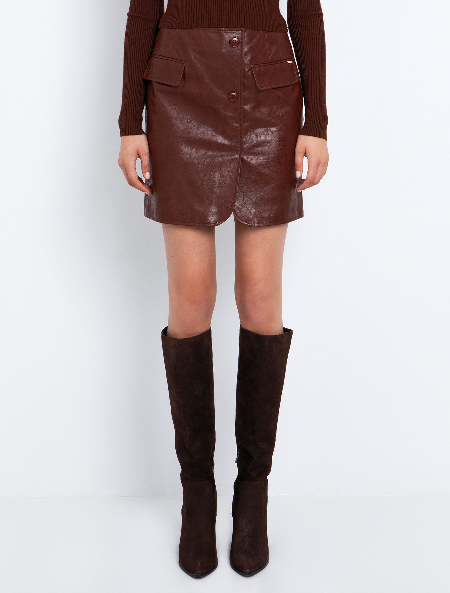 Δερματίνη φούστα με εφέ τσέπης