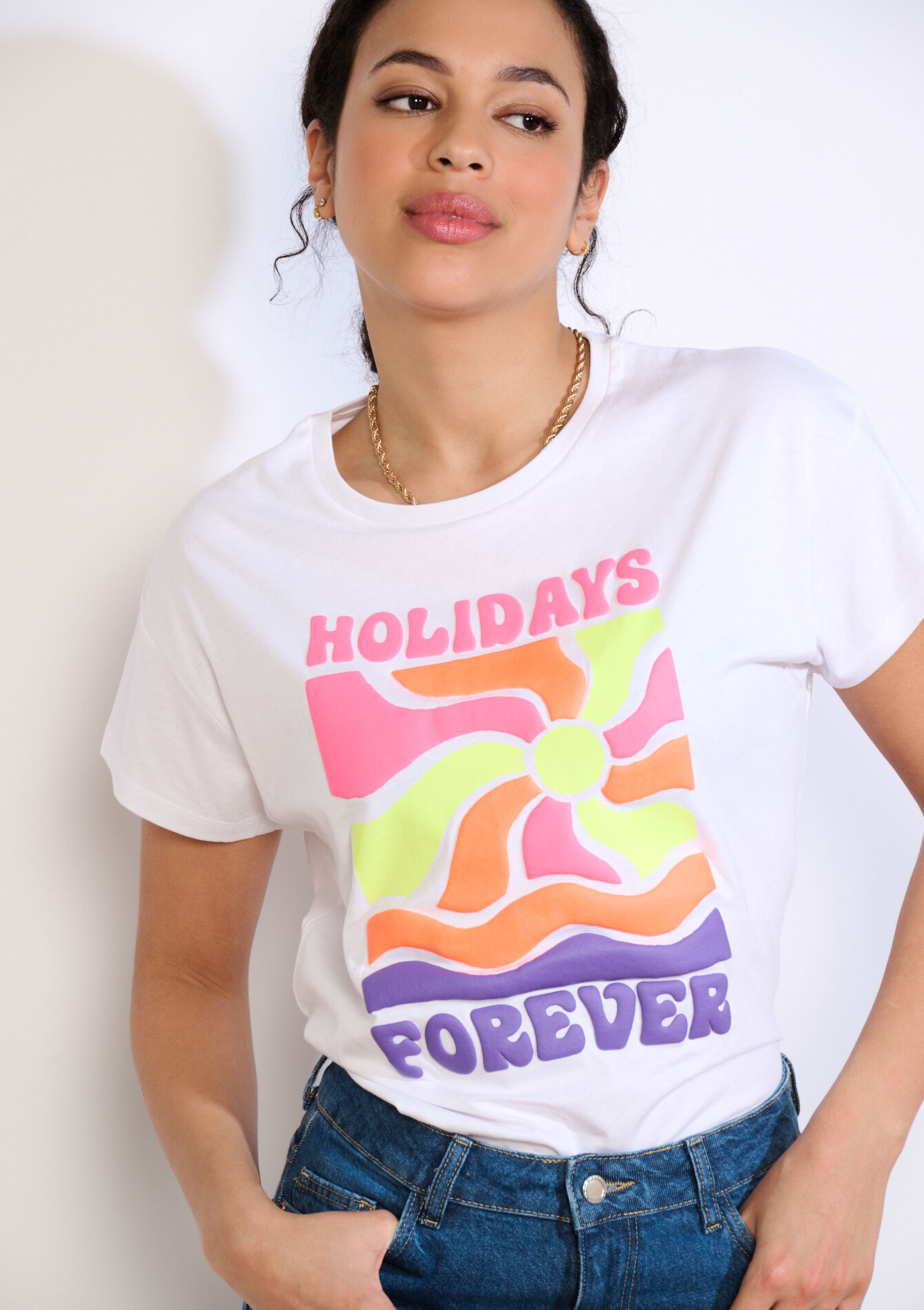 T-shirt met kleurrige tekst