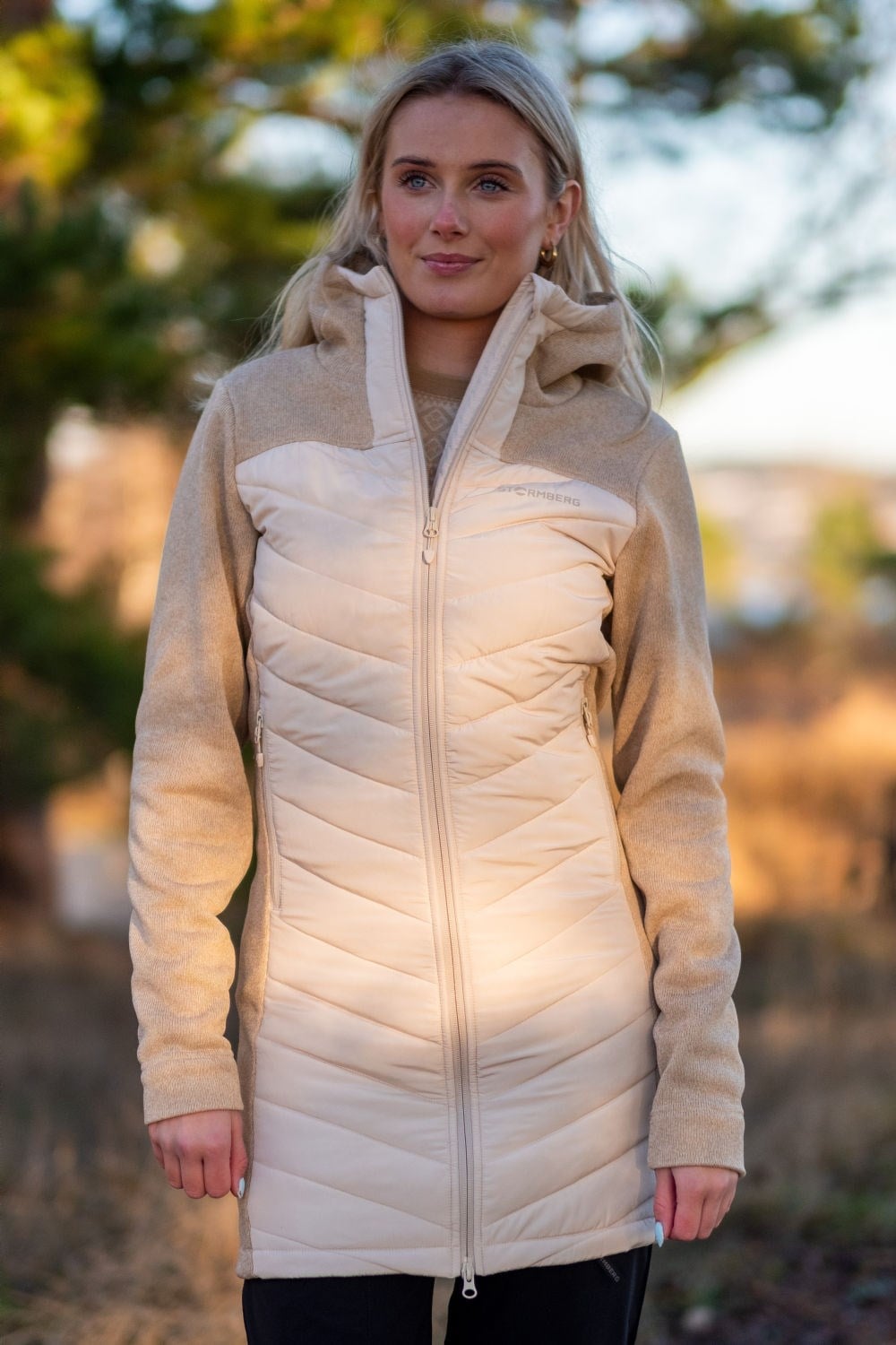 Stave hybrid parkas