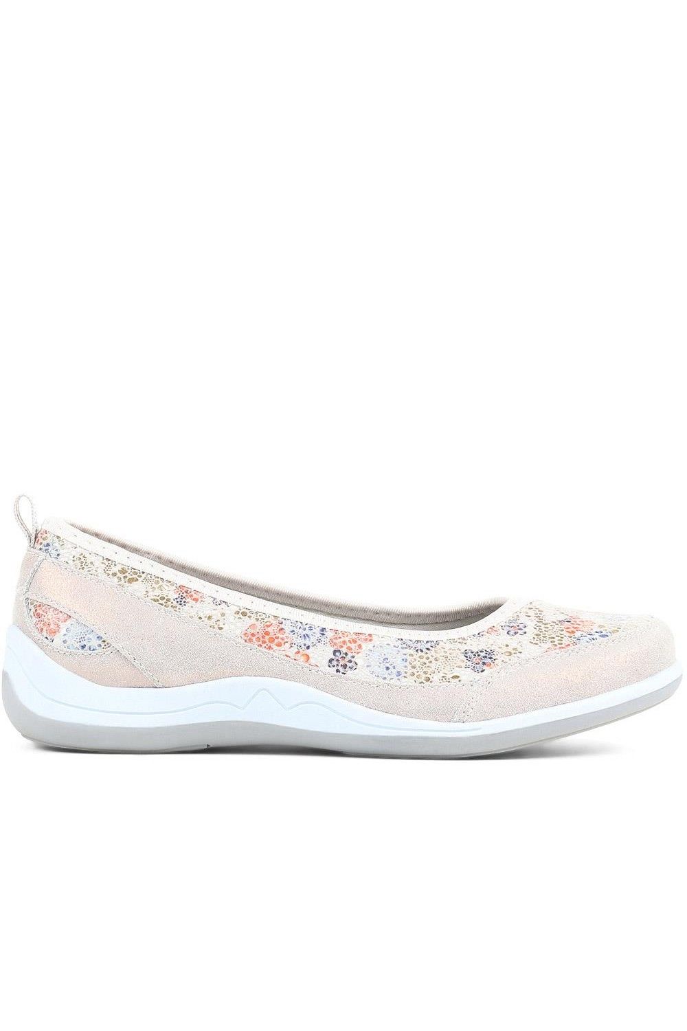 Pavers Slip-On Patterned Lightweight Pumps