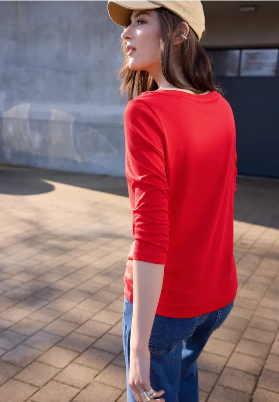 Basic Shirt mit U-Boot-Ausschnitt