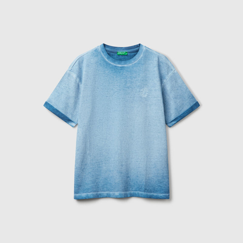 Oversized t-shirt with embroidery