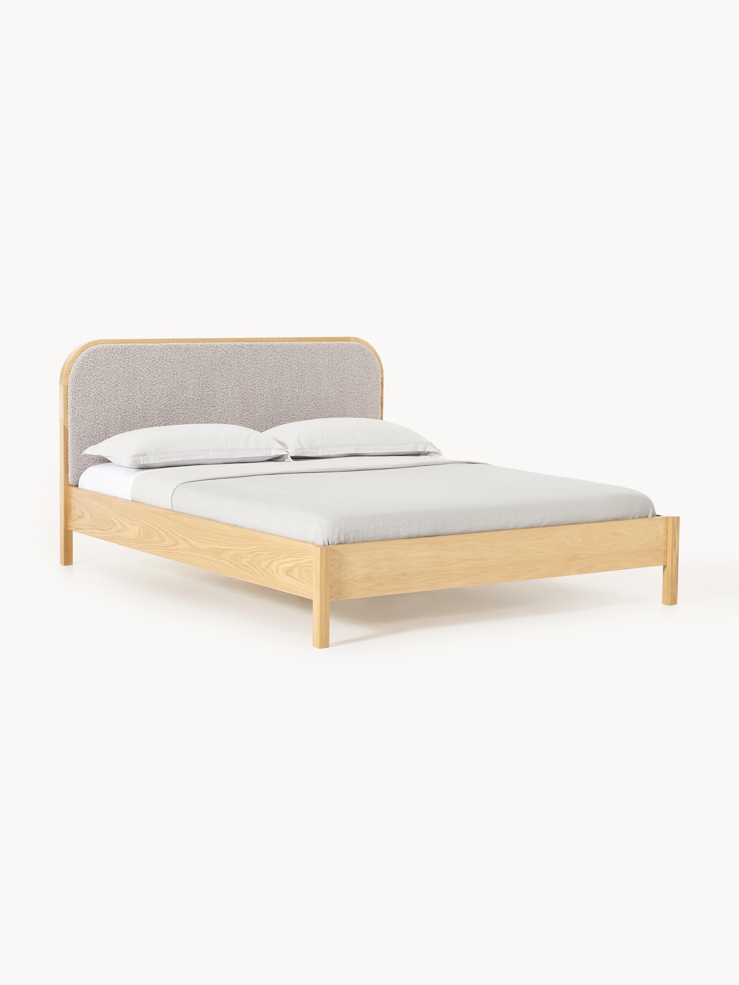 Holzbett Jones mit Kopfteil aus Bouclé