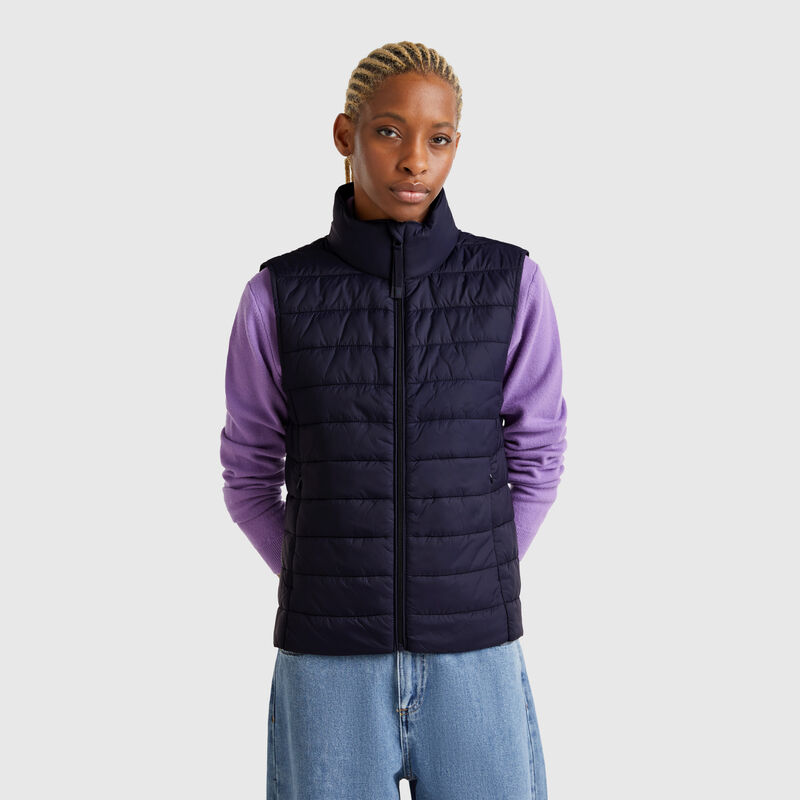 Sleeveless slim fit jacket with padding
