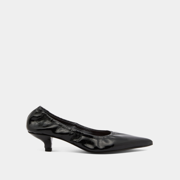 Escarpins à petits talonsen vernis plissé noir | DOUA