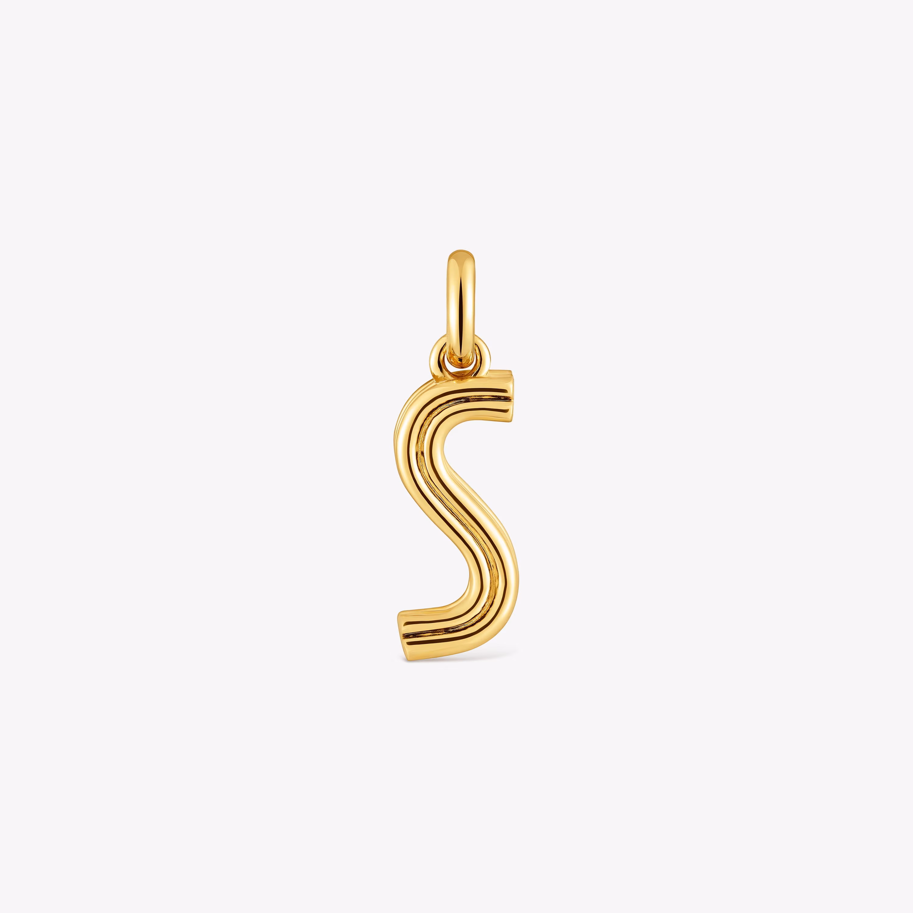 Colgante mediano letra S con baño de oro 18 kt sobre plata Alphabet