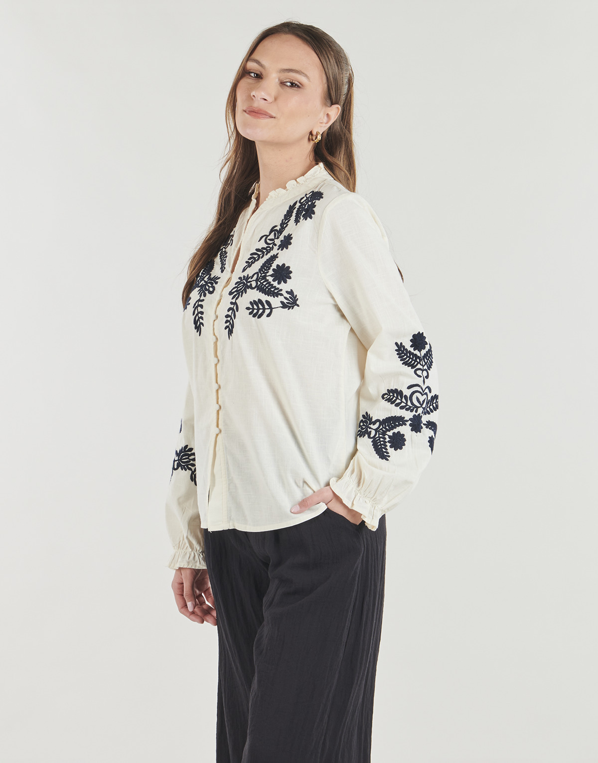 Only - ONLGIRU L/S EMBROIDERY - Beige / Black