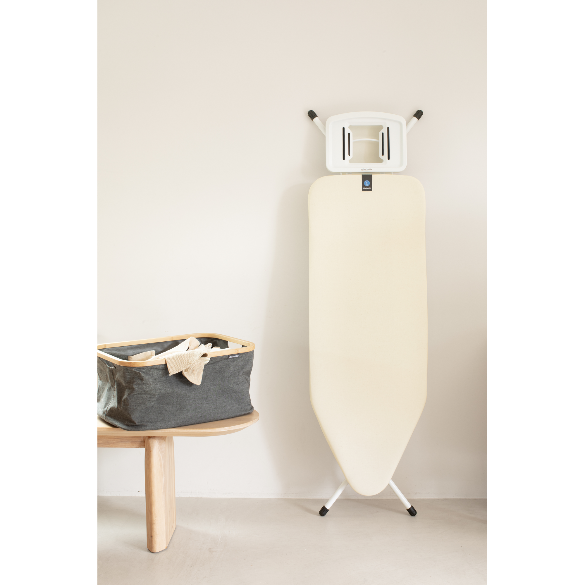Brabantia Strijkplank C, 124x45 cm, solide strijkerhouder - Ecru