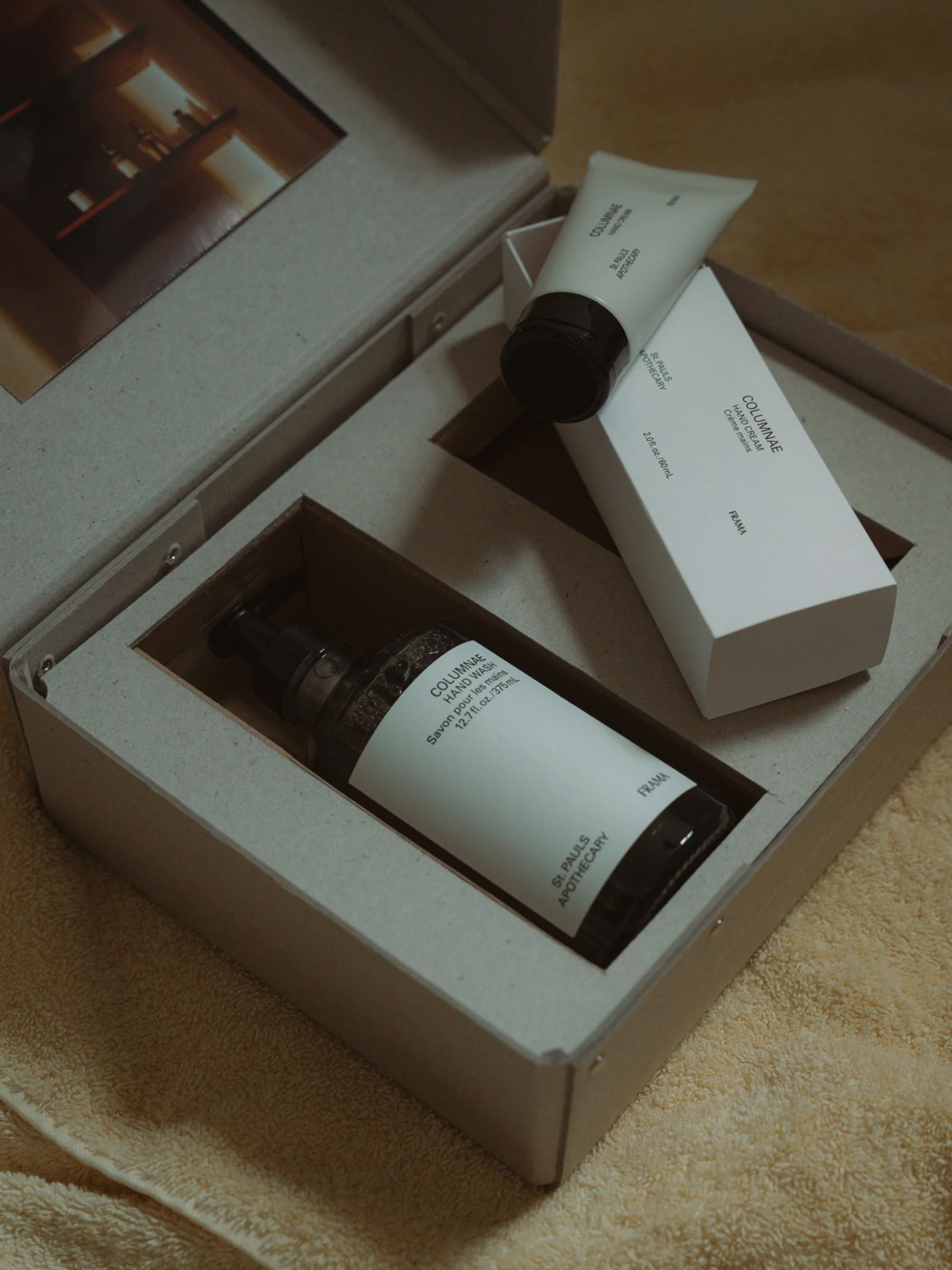 Handpflege-Geschenkbox Columnae (Vetiver, schwarzer Pfeffer, Bitterorange & Tuya), 2er-Set