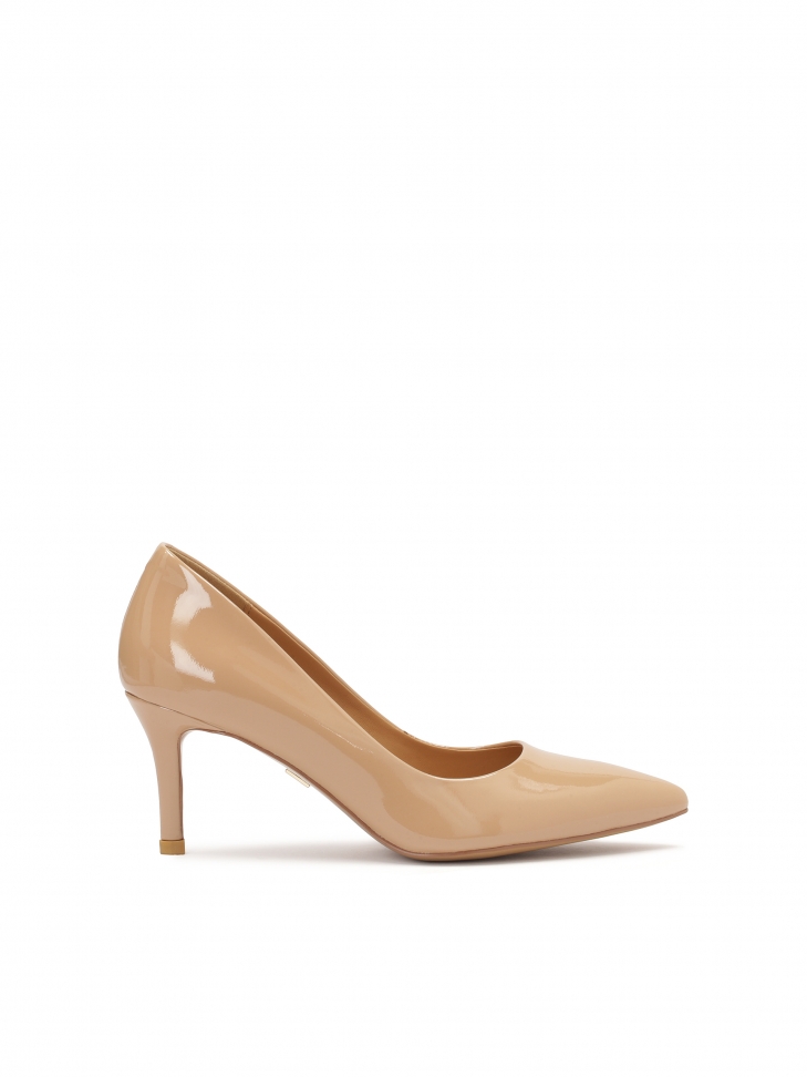 Versatile beige patent leather pumps