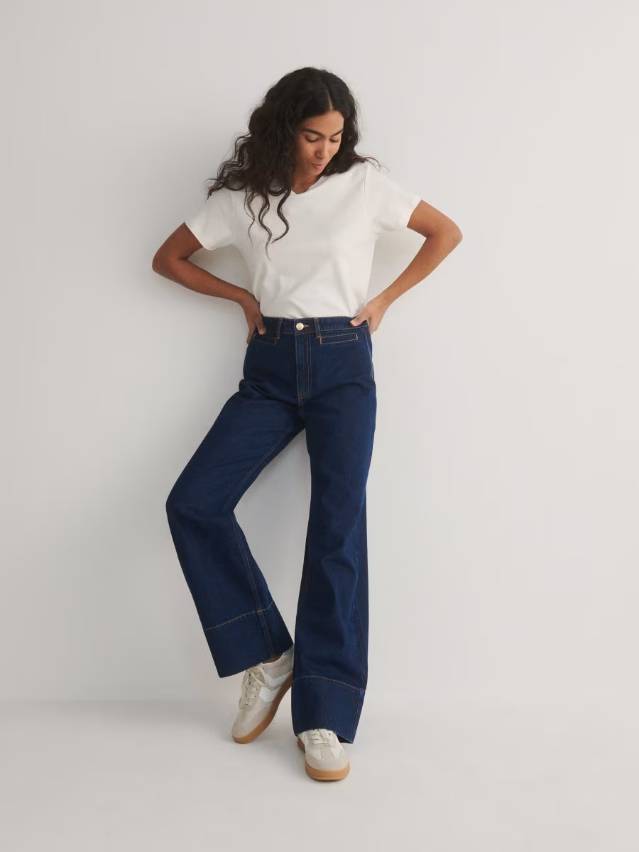 Jeans With Contrasting Stitching