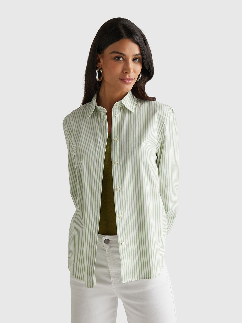 Shirt with vertical stripes