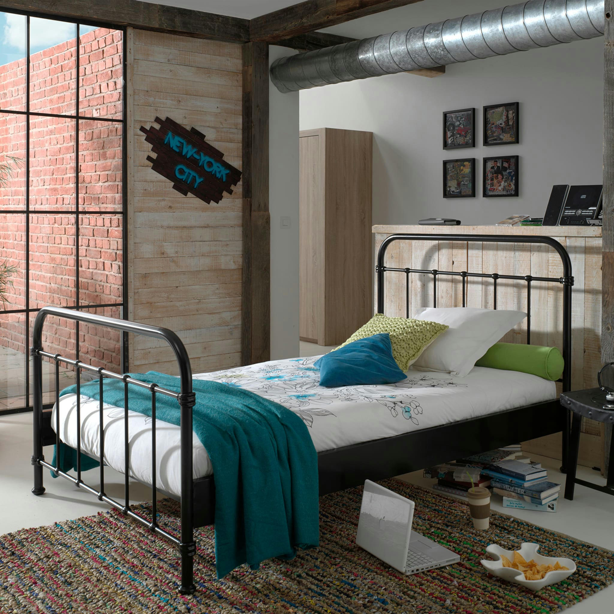 - Lit enfant en métal noir avec sommier 120x200