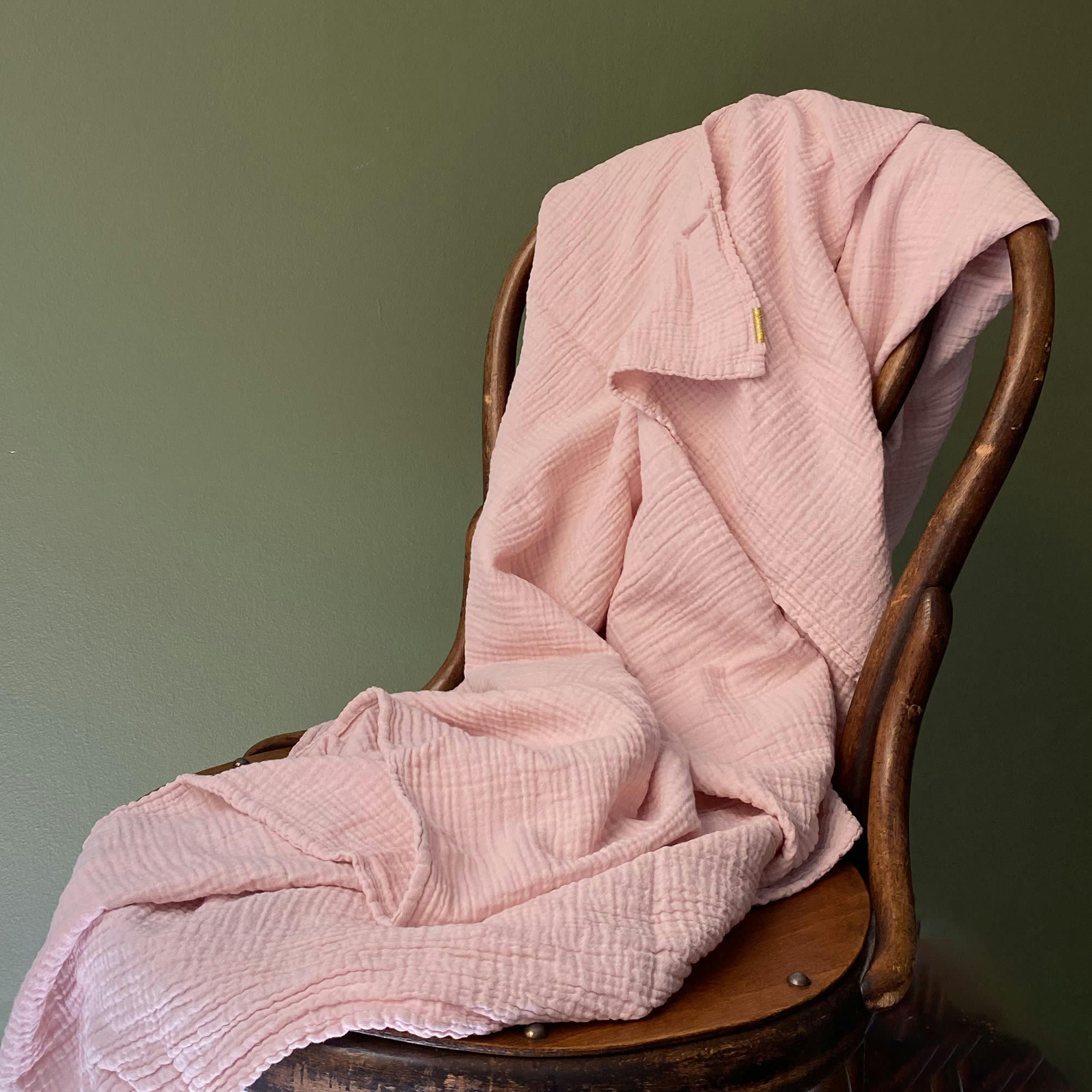 - Plaid en double gaze de coton 170x250 rose délicat