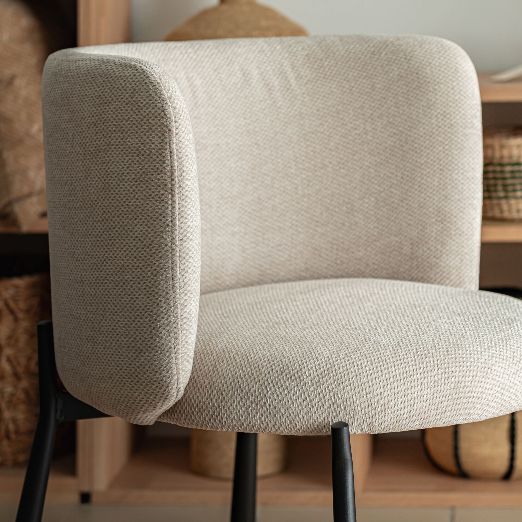 GINNY - Chaise de repas en tissu avec accoudoirs - beige